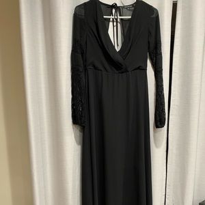 Strut&Bolt black v-neck long dress with lace long sleeve